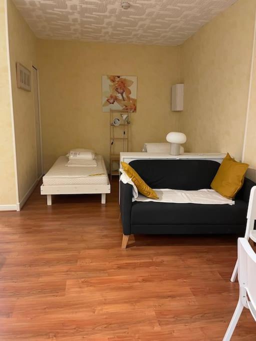 Studio N•2 Avec Patio En Plein Coeur De La Ville Bagnères-de-Bigorre Extérieur photo