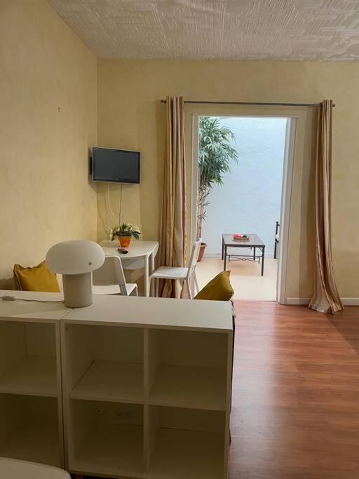 Studio N•2 Avec Patio En Plein Coeur De La Ville Bagnères-de-Bigorre Extérieur photo