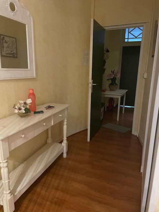 Studio N•2 Avec Patio En Plein Coeur De La Ville Bagnères-de-Bigorre Extérieur photo